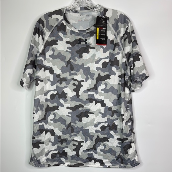 Under Armour Grey Camo Short Sleeve Shirt Heat Gear Large NWT - Picture 1 of 9